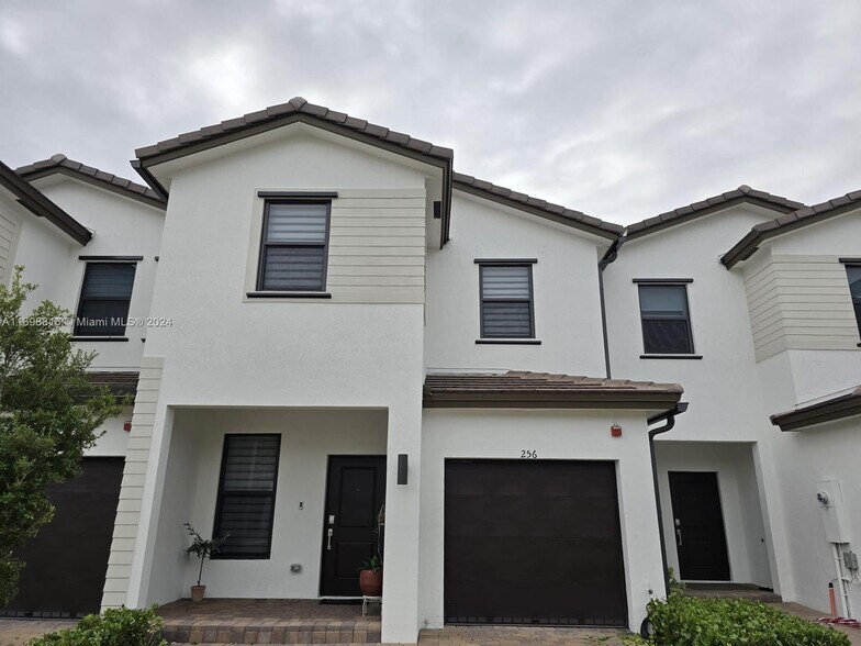 Primary Photo - 256 SW 159th Ter