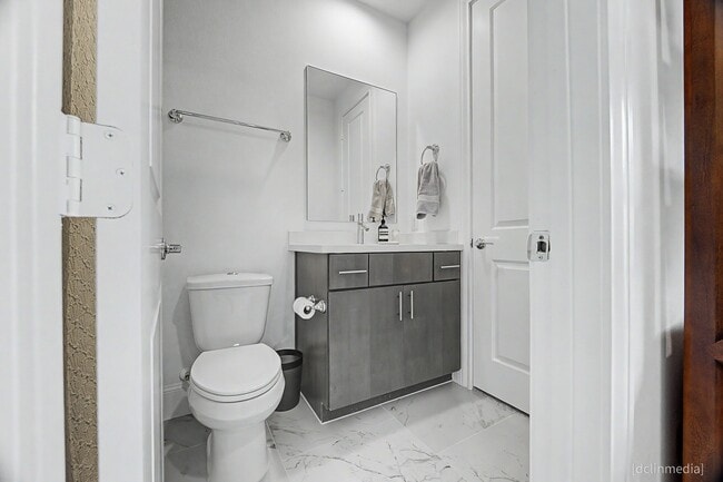 Building Photo - 4009 University Grove St