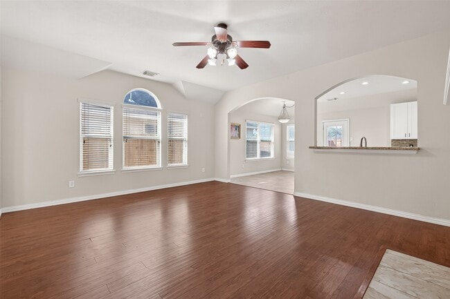 Building Photo - 19106 Mission Manor Ln