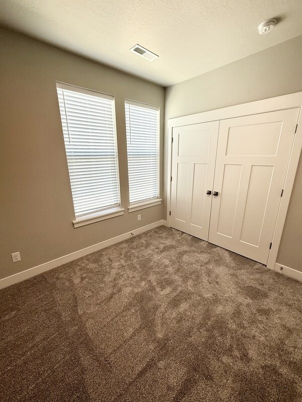 Building Photo - 1063 S 2560 E