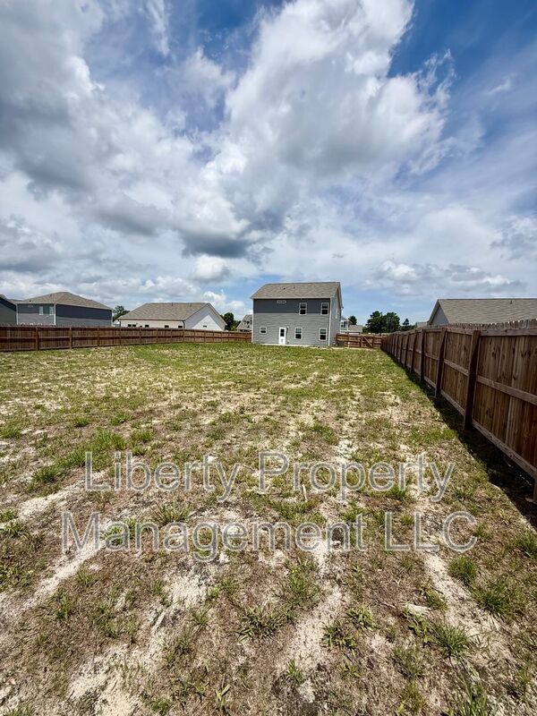 Building Photo - 145 Deodora Ln