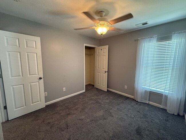 Building Photo - Beautiful 3 Bedroom Home in Weatherstone