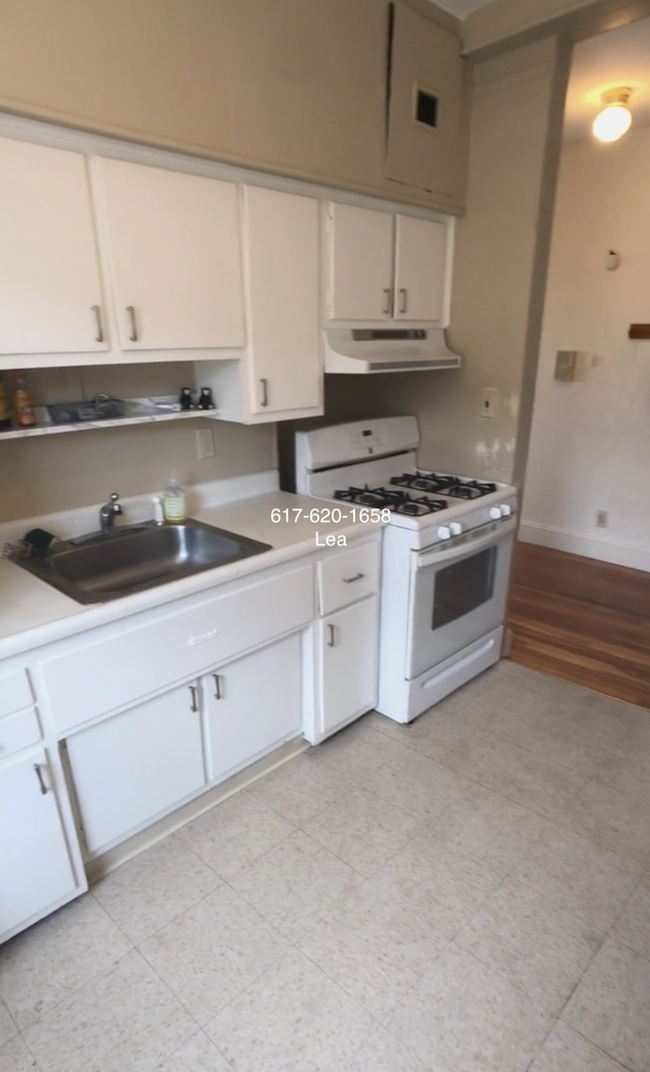 Primary Photo - AUG Amazing 2b with city views! Prime loca...