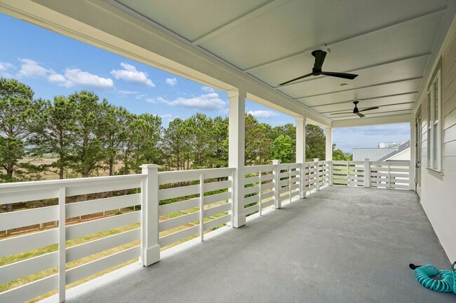 Building Photo - Beautiful 5 Bedroom Marshside Home