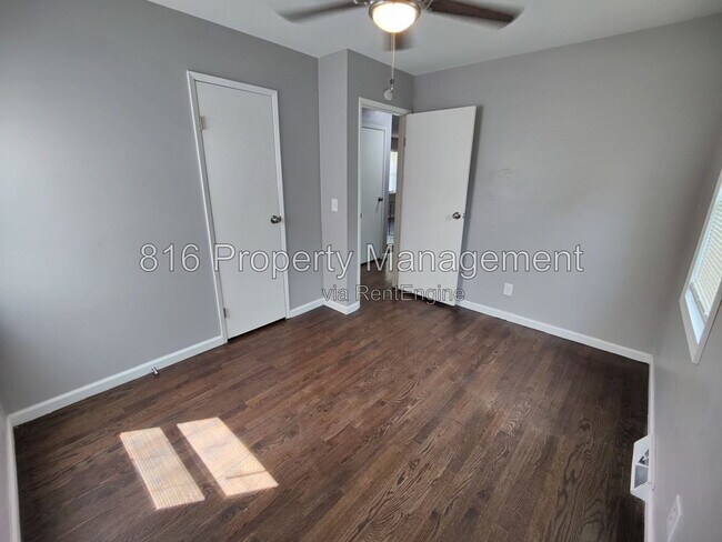 Building Photo - 7941 NE San Rafael Dr