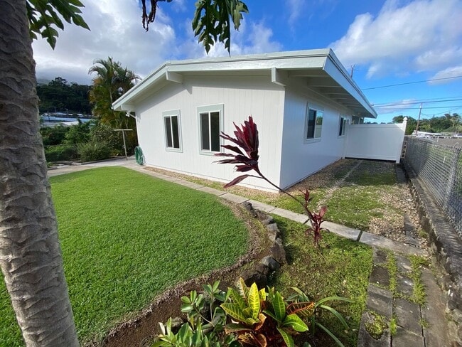 Building Photo - 3 Bedroom, 1.5 Baths