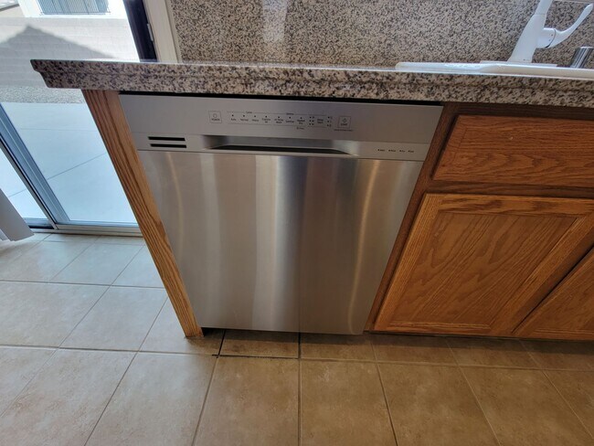 Building Photo - Stunning 3 Bedroom Rental - In Nevada Trails