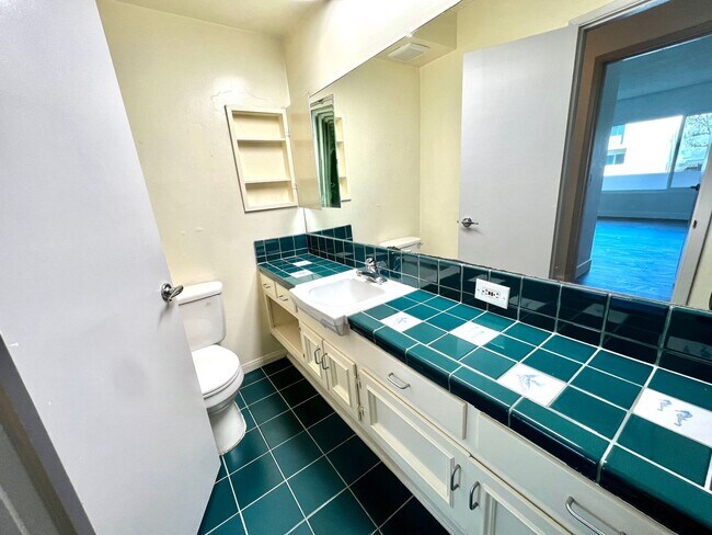 Building Photo - 5630 Ravenspur Dr