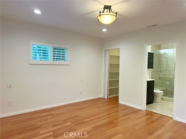 Building Photo - 5857 Balcom Ave