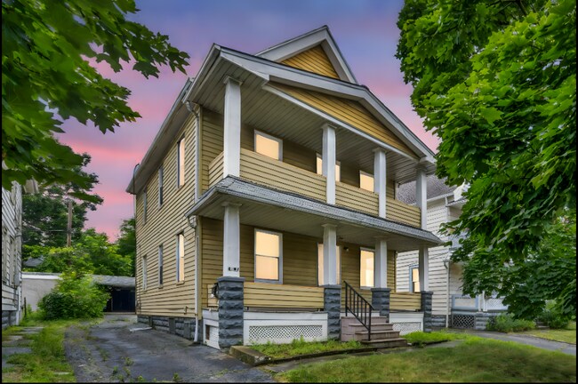 Primary Photo - 4097 E 64th St