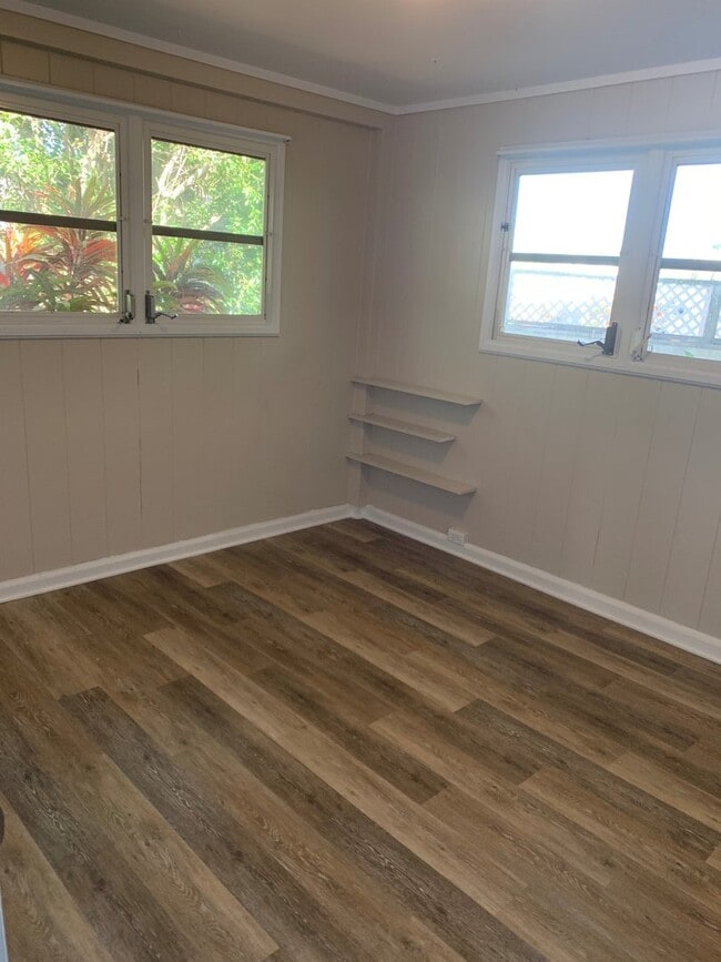 Building Photo - Kailua- Updated 3 bedroom 2 bath beautiful...
