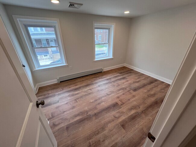Building Photo - 421 Grove St