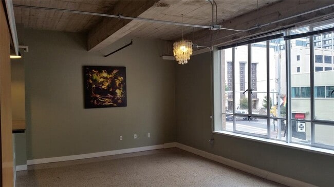 Building Photo - 710 Colorado St