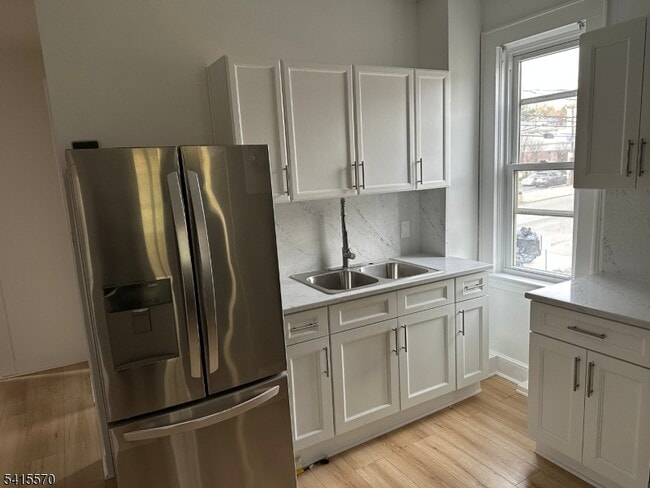 Building Photo - 186 Main Ave