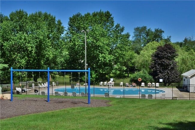 Building Photo - 411 Brookside Ct