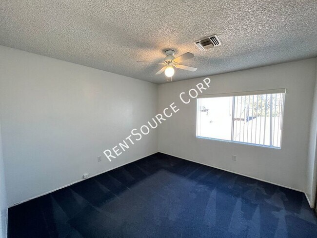Building Photo - 2 Bedroom Condo for Rent in East Palmdale