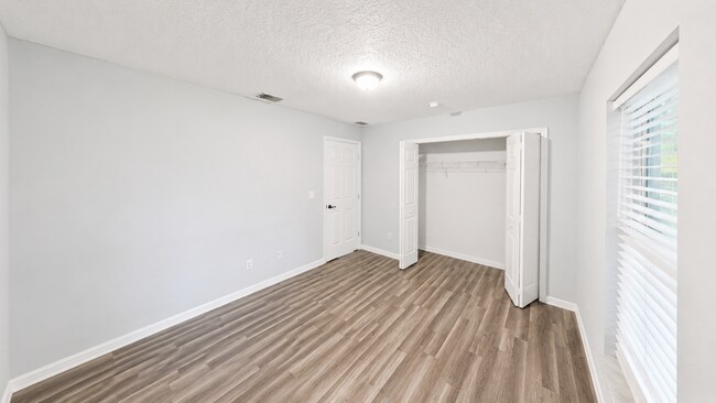 Building Photo - Beautiful 3 Bedroom Home for Rent in Hidden Lake – SW Ocala