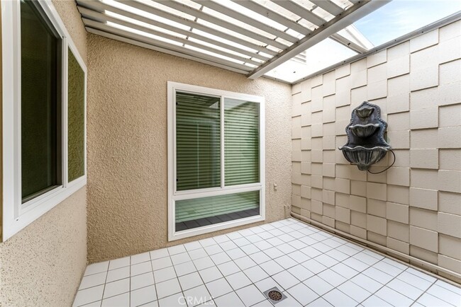 Building Photo - 707 Avenida Majorca
