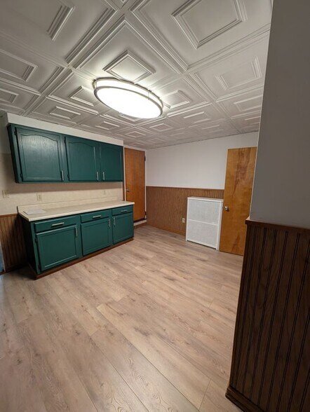 Building Photo - 46 N Meade St