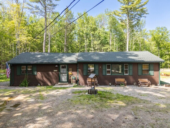 Building Photo - 429 Long Island Rd