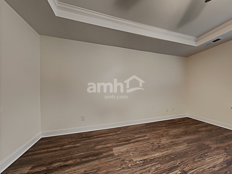 Building Photo - 1833 Produce Ln