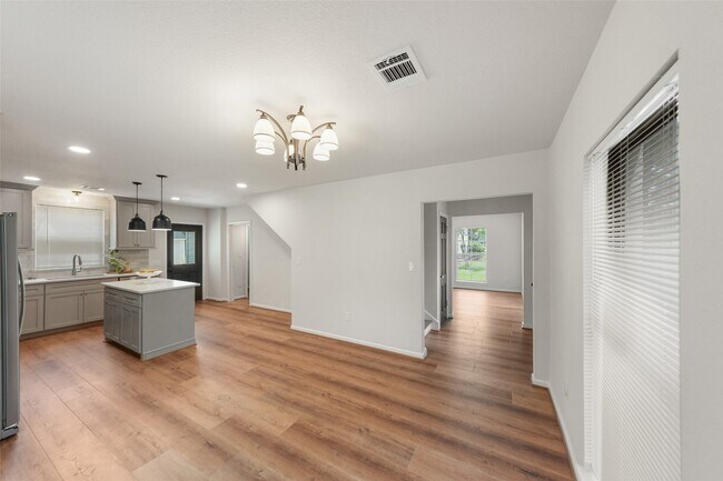 Building Photo - 3809 Southmore Blvd