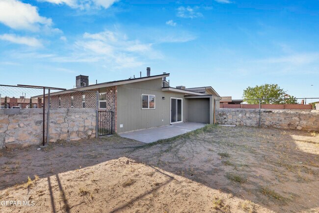 Building Photo - 3540 E Glen Dr