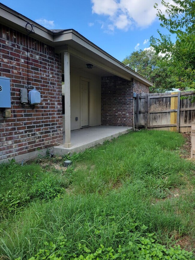 Building Photo - 101StoneCanyon