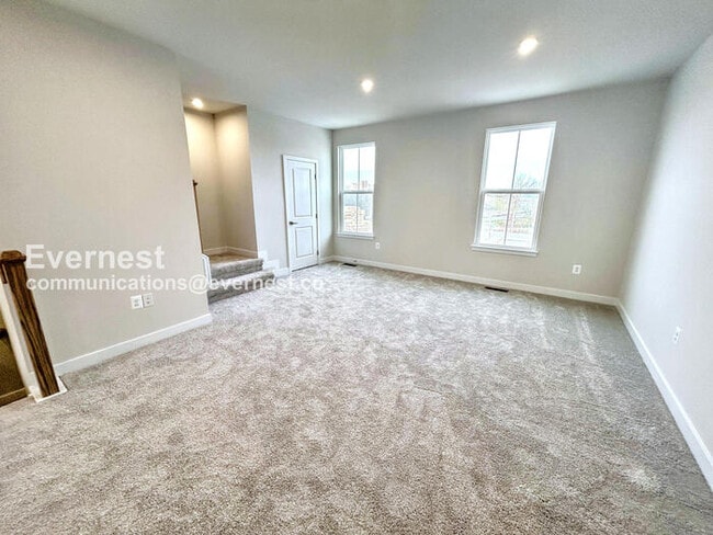 Building Photo - PROMO: Get $500 Off First Full Month’s Rent!/3 Bed/2.5 Bath Townhome with Garage / Available Now!