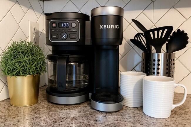 Building Photo - 8800 Nightingale Ln