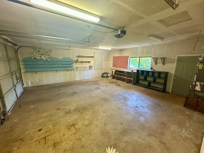 Building Photo - Light Filled 4 Bedroom 2.5 Bathroom Two-St...