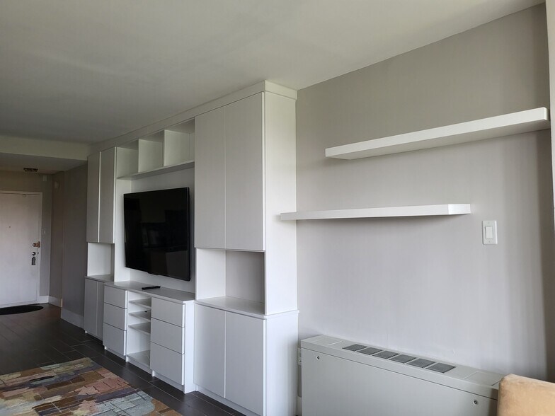 Building Photo - 1301 Delaware Ave SW