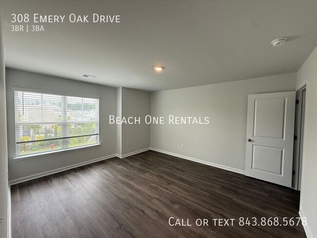 Building Photo - 308 Emery Oak Dr