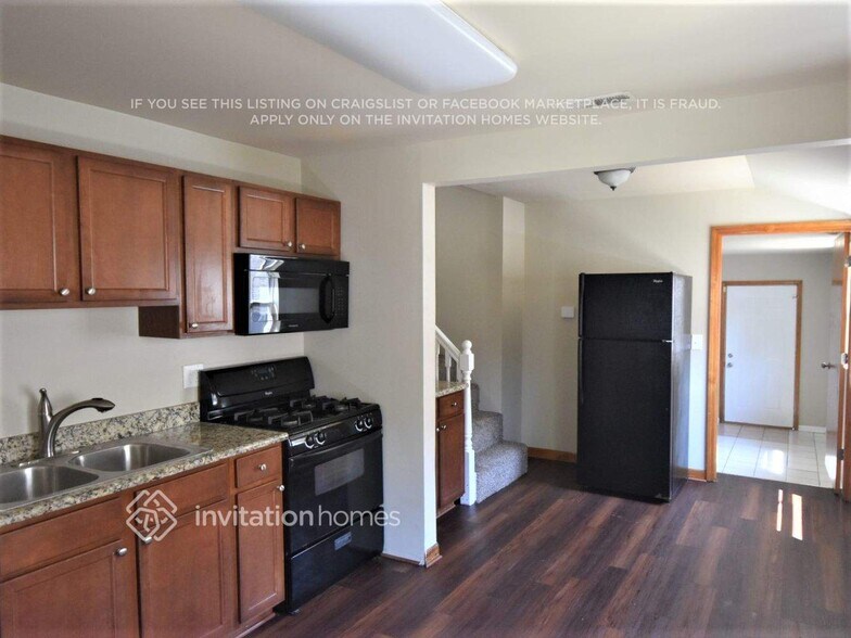 Building Photo - 11521 S Karlov Ave