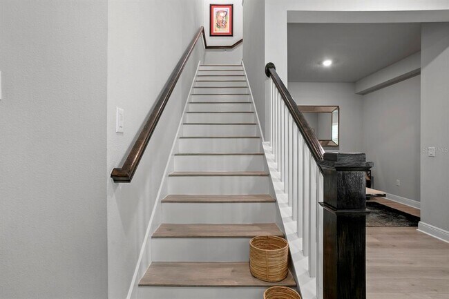 Building Photo - 408 S Matanzas Ave