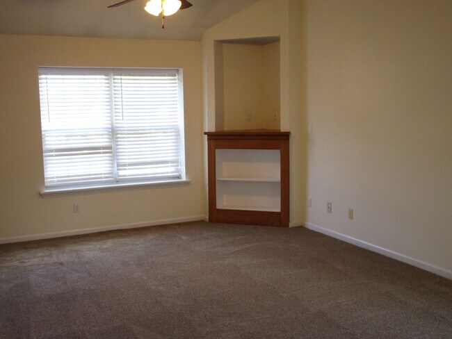 Building Photo - 5004-5006 Carrie Ridge Dr.