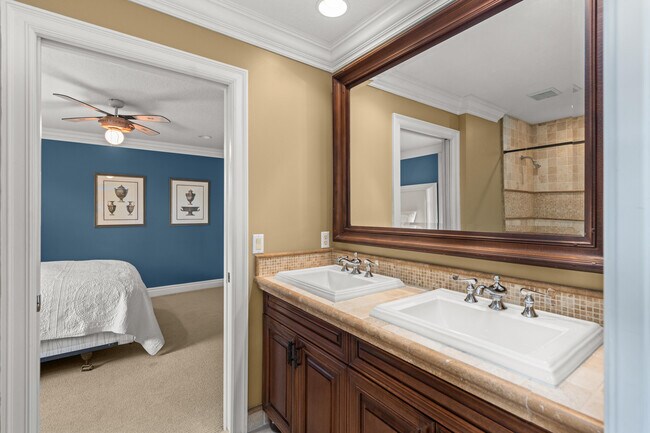 Building Photo - 2144 Henley Pl