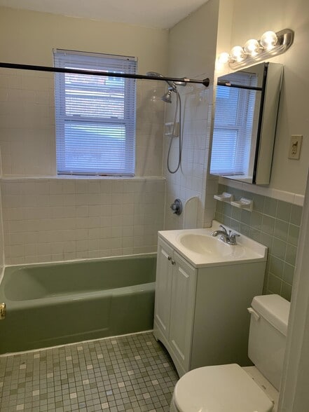 Building Photo - 400 Highland Ave