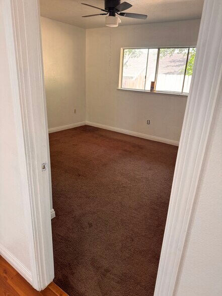 Building Photo - 61538 Valley View Dr