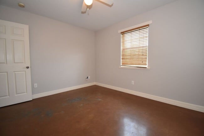 Building Photo - 3 Bedroom 2 Bath Home in Ruston