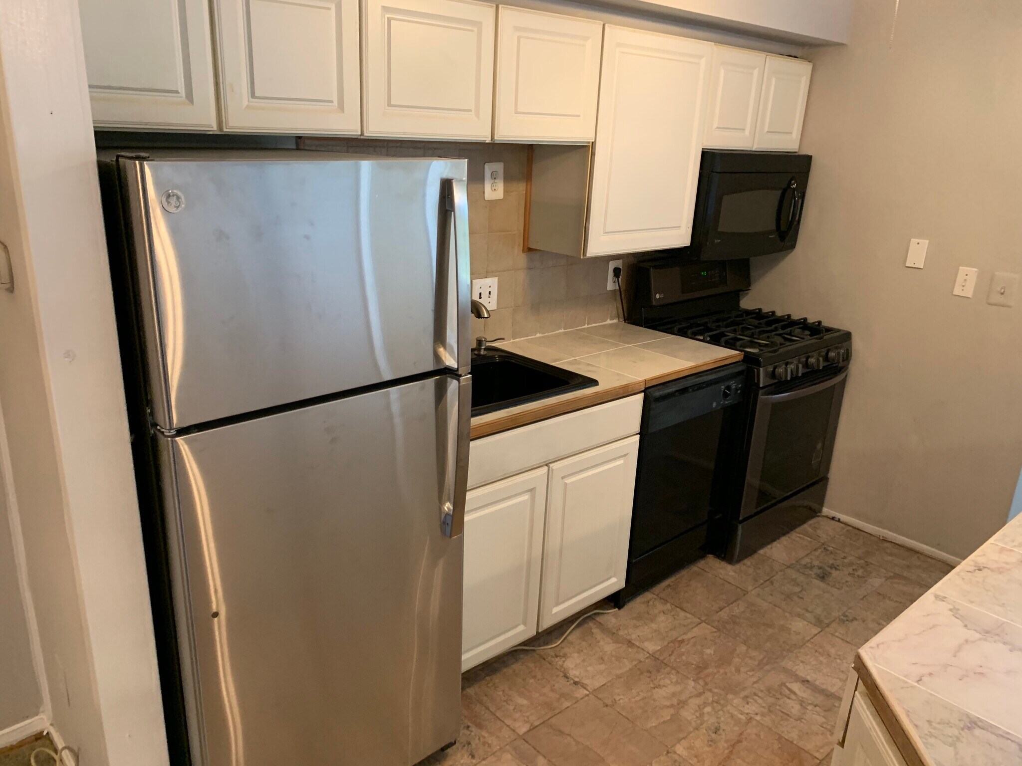 Building Photo - 7509 Spring Lake Dr