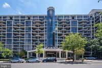 Building Photo - 1530 Key Blvd