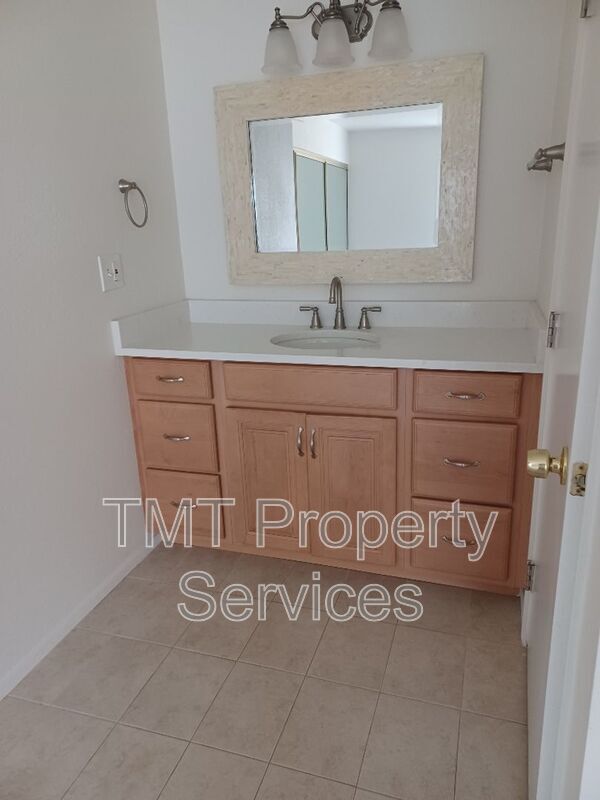 Building Photo - 37 El Mirador Ct