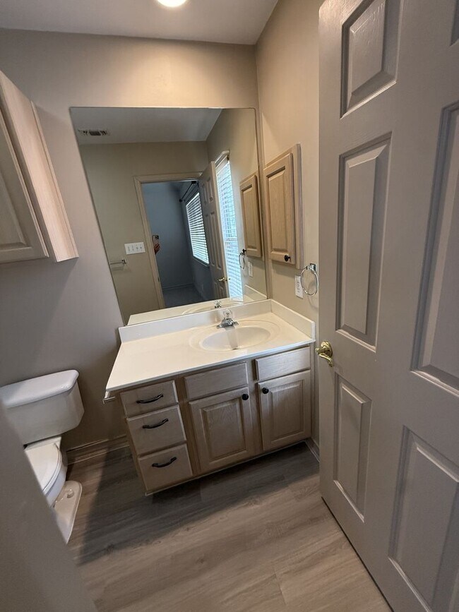 Building Photo - 4 Bedroom/3.5 bath The Vineyard Subdivision
