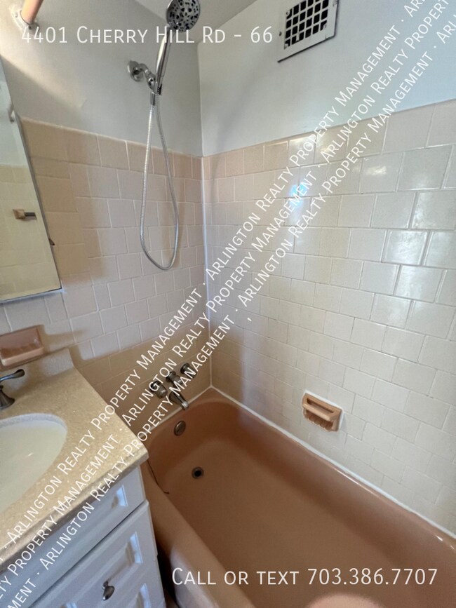 Building Photo - 4401 Cherry Hill Rd