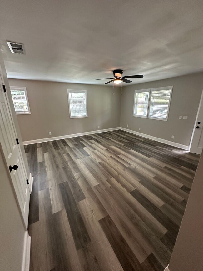 Building Photo - FOR LEASE - single family home in Hermitage, TN!