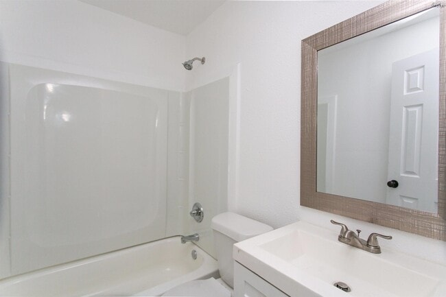 Building Photo - 2507 Buchanan St