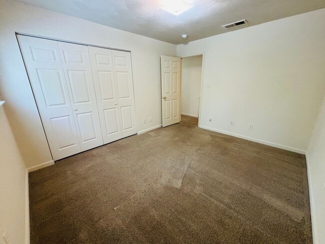 Building Photo - 400A Berryfield Lane