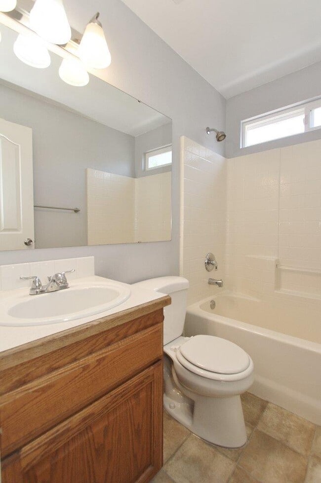 Building Photo - 2624 Manchester Dr