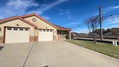 Building Photo - 2111 Bachelor Button Blvd